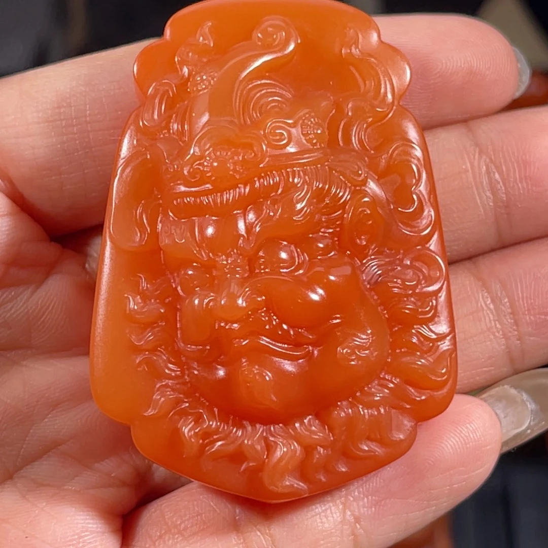 南红玛瑙未镶嵌滴水洞财宝天王53.3*37.7*18.6mm
