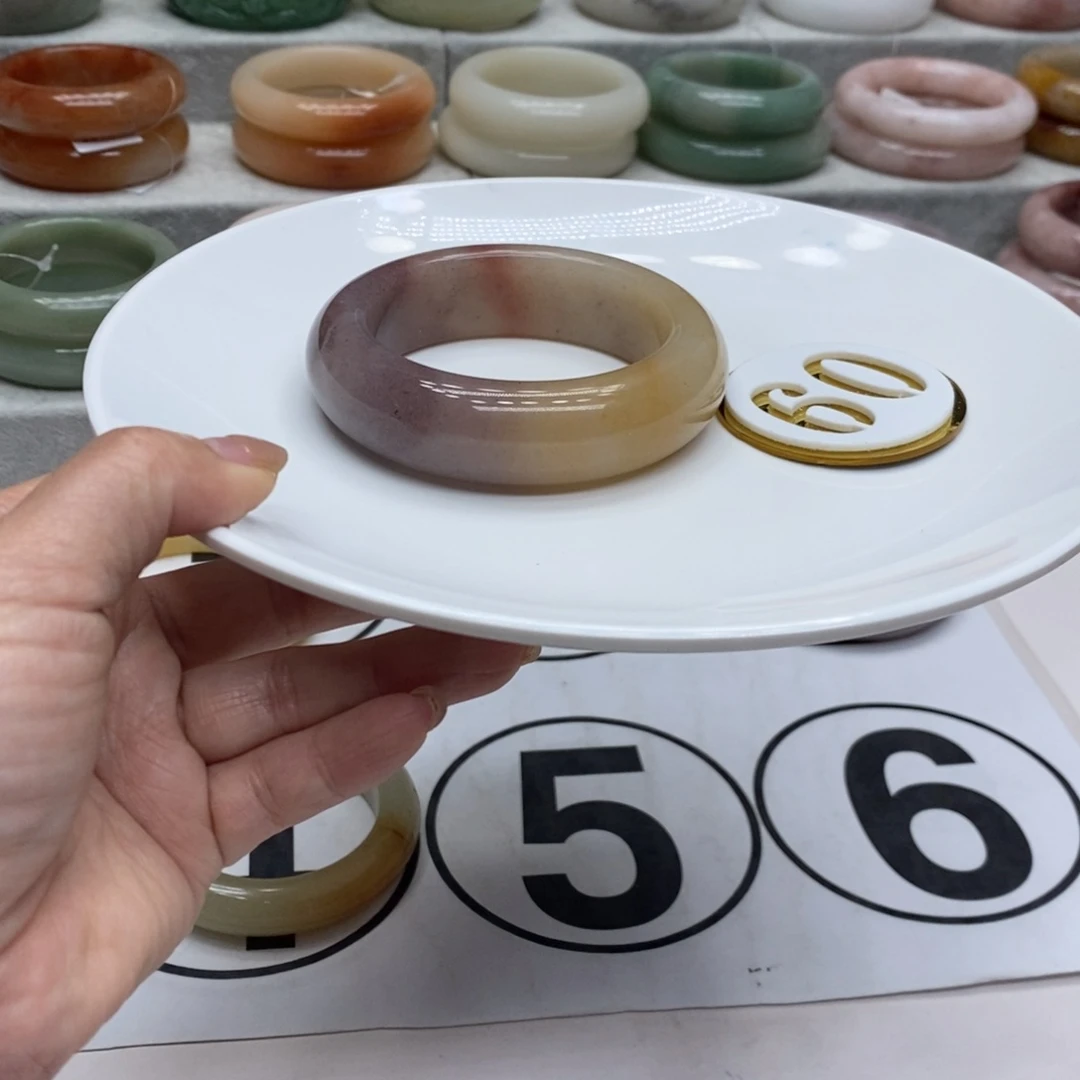 石英质玉未镶嵌手镯