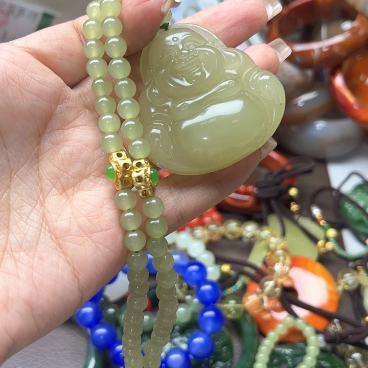 和田玉未镶嵌颈饰