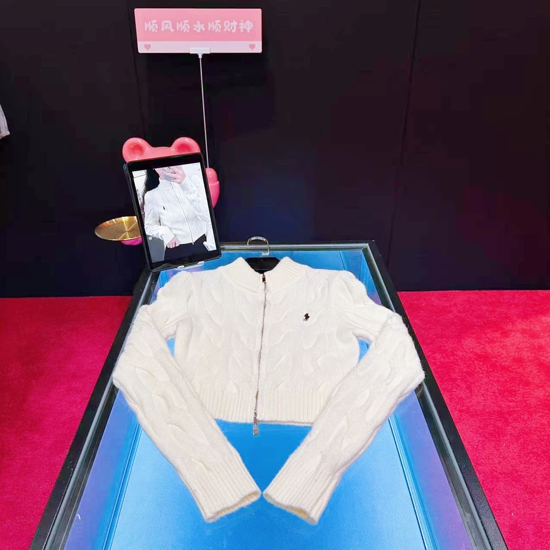 +16时尚长袖针织开衫运动休闲立领女款设计师