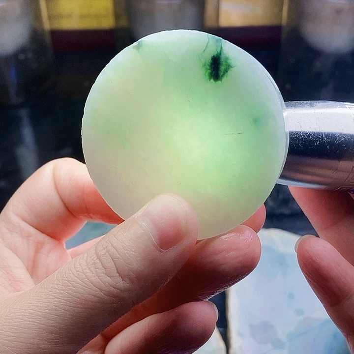 翡翠未镶嵌颈饰毛料40