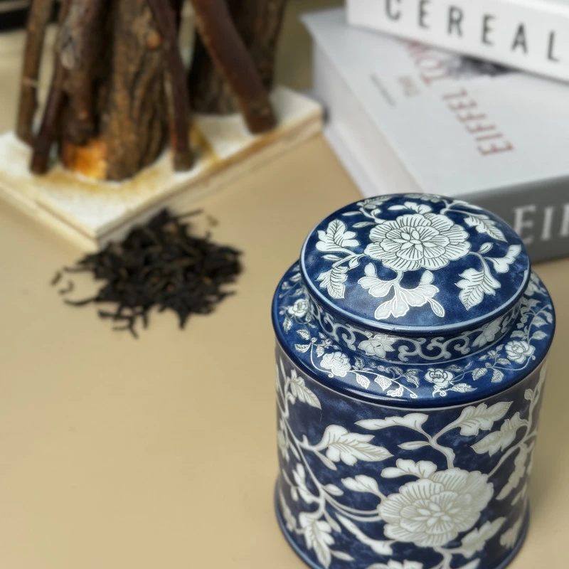 青花【白缠枝莲】茶叶罐