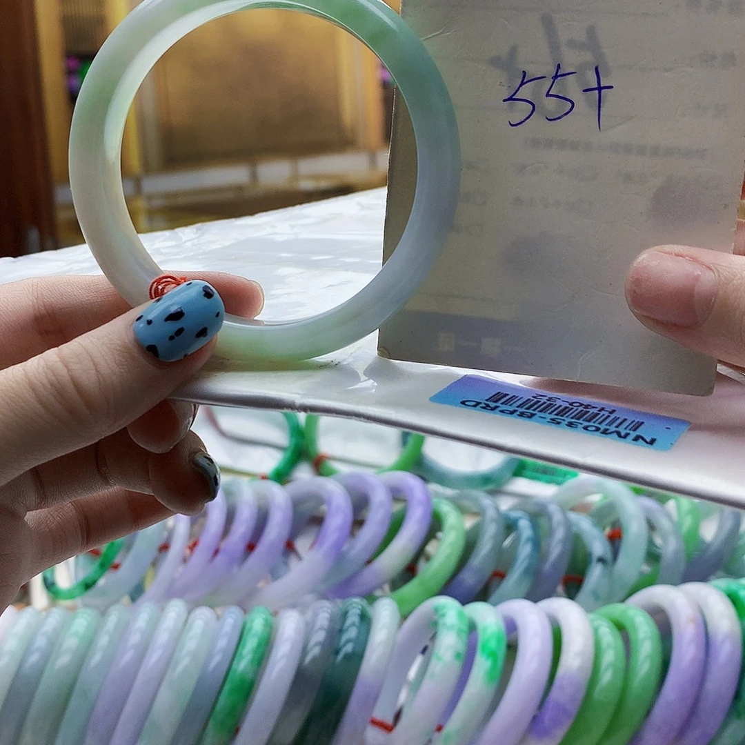 翡翠未镶嵌手镯jj