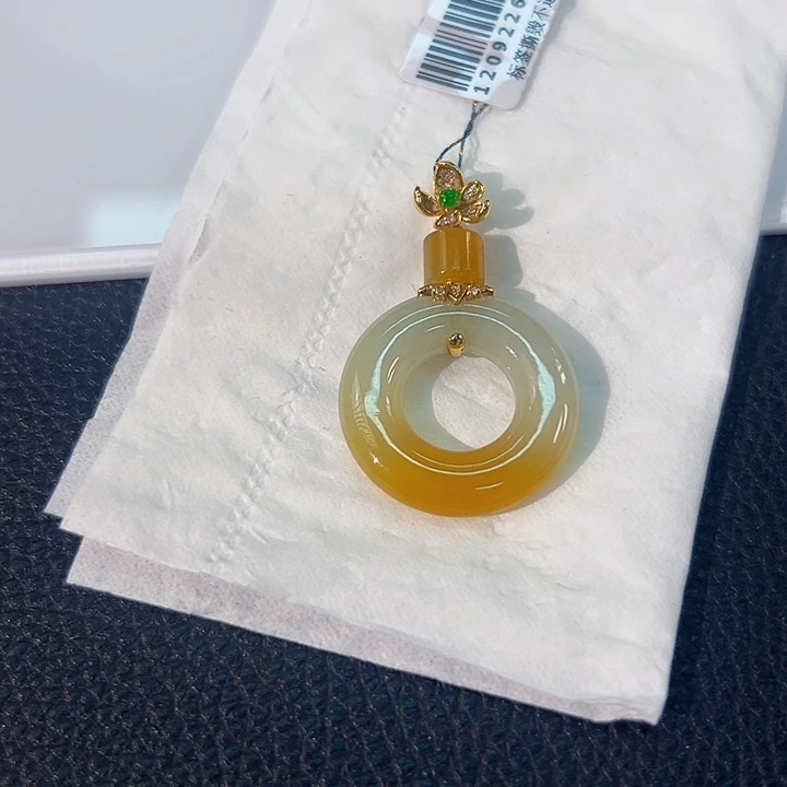 颈饰18K金镶嵌翡翠