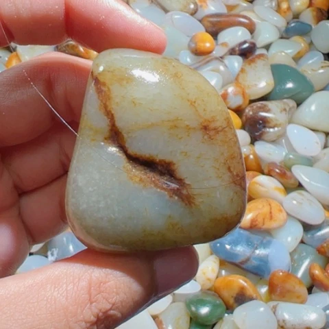 和田玉未镶嵌珠宝奇石85克