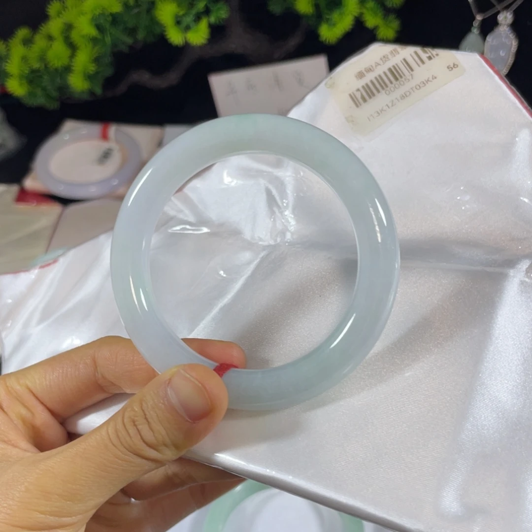 未镶嵌手镯翡翠天然翡翠手镯