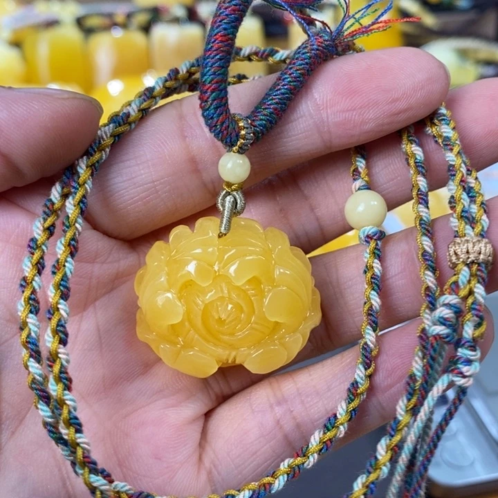 未镶嵌琥珀裸石牡丹花