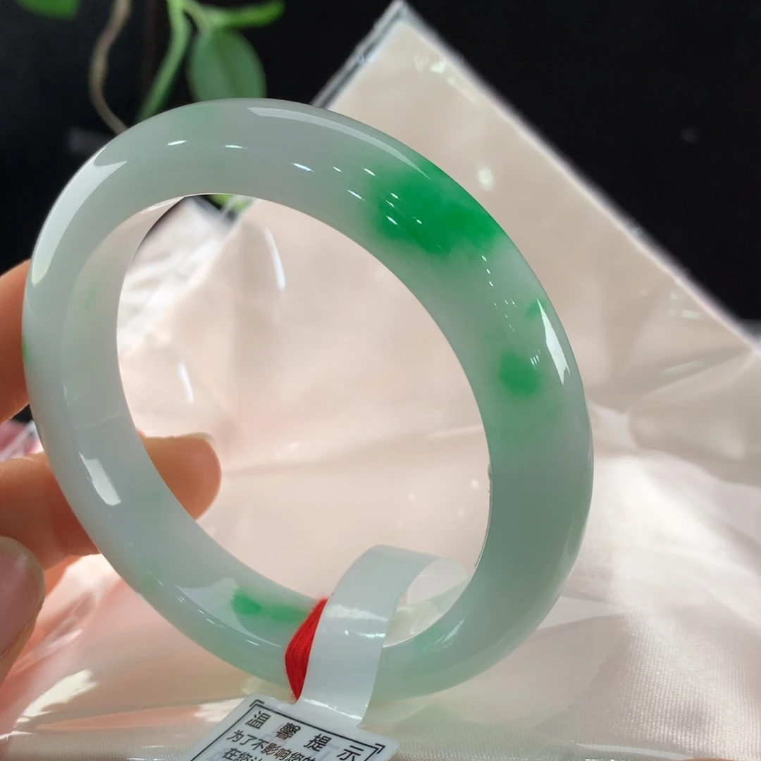 翡翠手镯未镶嵌111-0239