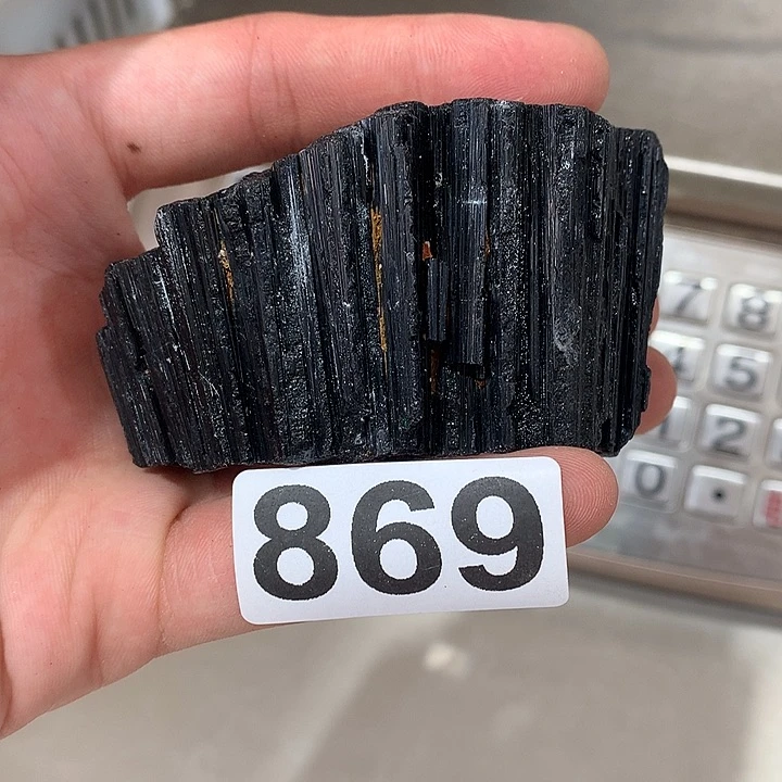 瑞***比黑碧玺未镶嵌碧玺