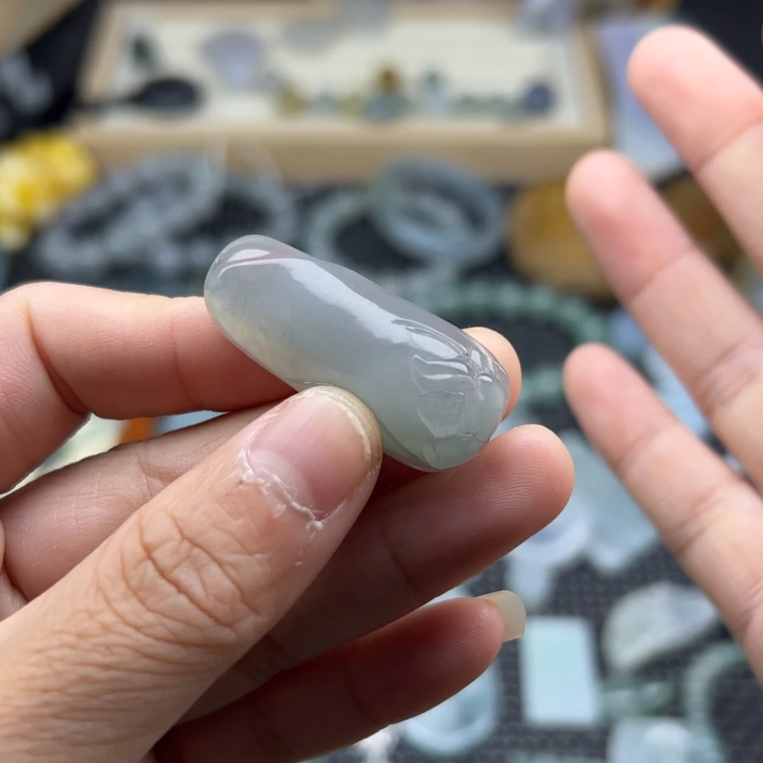 颈饰未镶嵌翡翠莲花