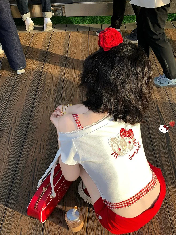 【甜辣妹kitty】可爱镂空印花设计感显瘦t恤露脐短款上衣