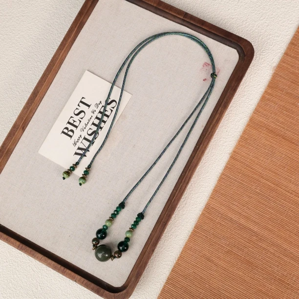 LZ3525天然和田玉墨绿色单颗珠绳编琉璃项链