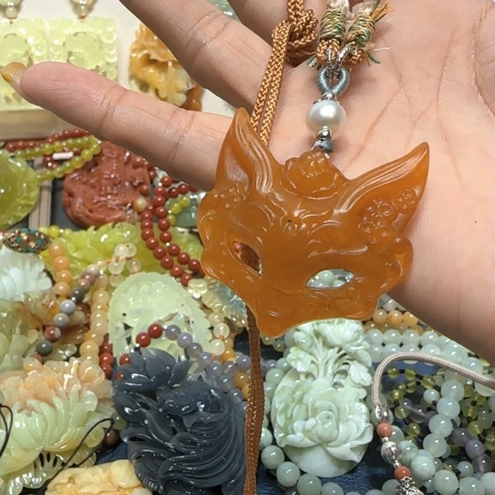 未镶嵌蛇纹石玉吊坠