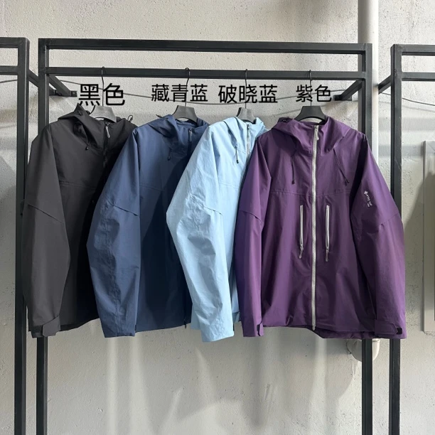 高端户外冲锋衣刺绣字母轻量防风防水夹克常规运动