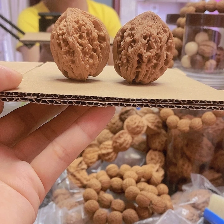 【闪购商品】文玩核桃把件40.5大古石油