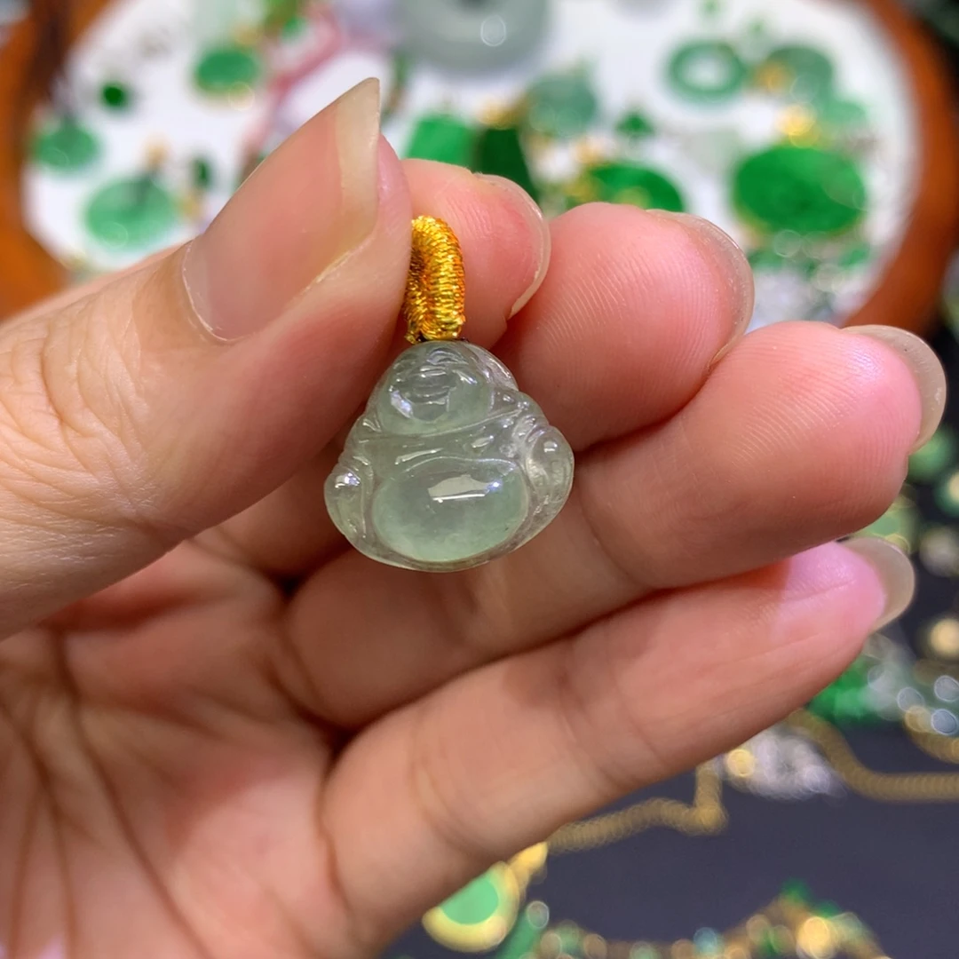 翡翠未镶嵌颈饰有纹裂