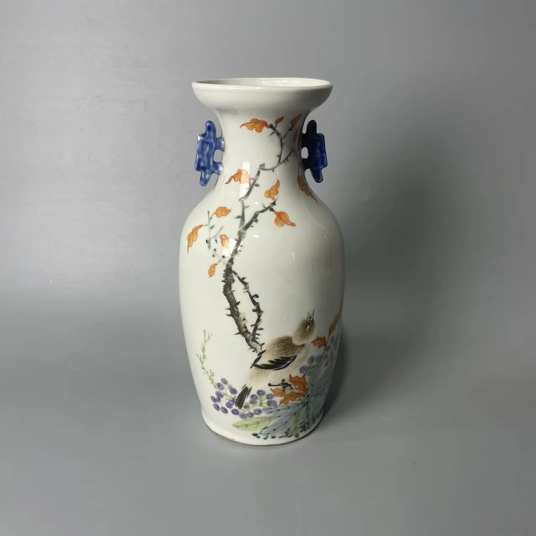 浅绛彩花鸟诗文双耳赏瓶