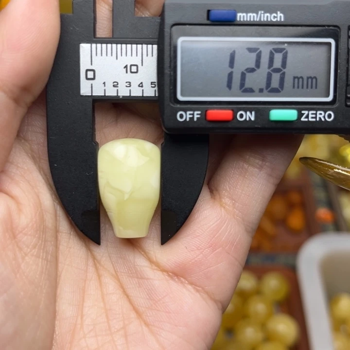 蜜蜡未镶嵌珠宝奇石192-天然蜜蜡满蜡白精品三通
