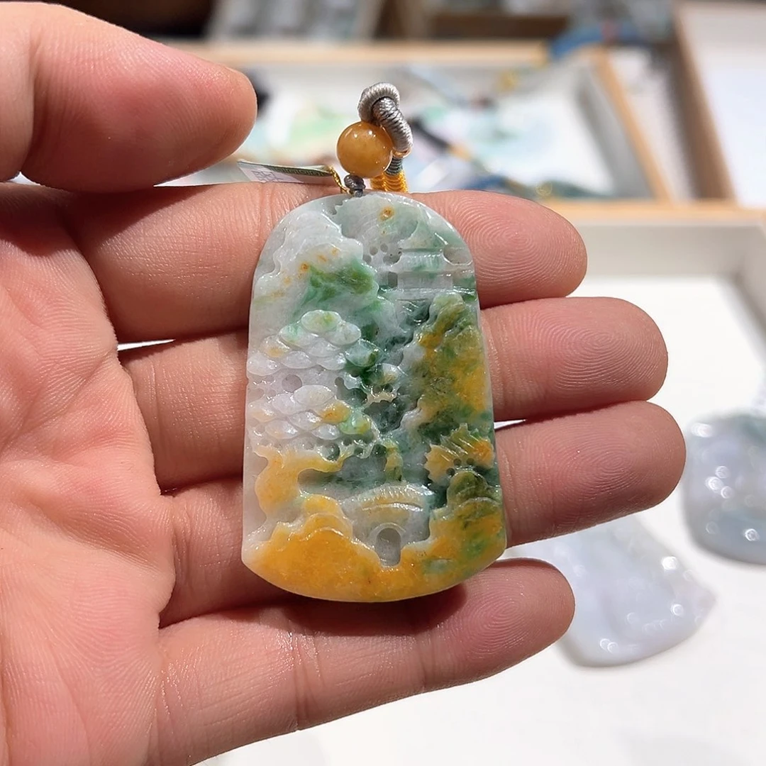 翡翠未镶嵌颈饰挂件
