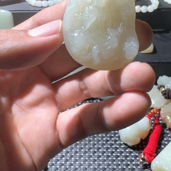 和田玉（糖玉）吊坠(不含链)未镶嵌