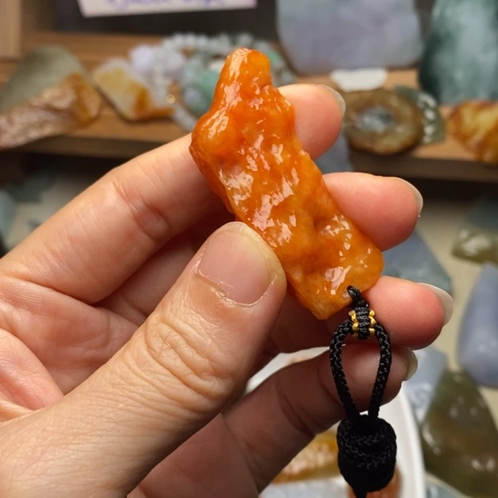 颈饰未镶嵌翡翠天然