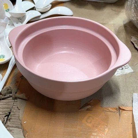 微瑕，明火，口径16厘米，高度6拖釉针孔变形粉