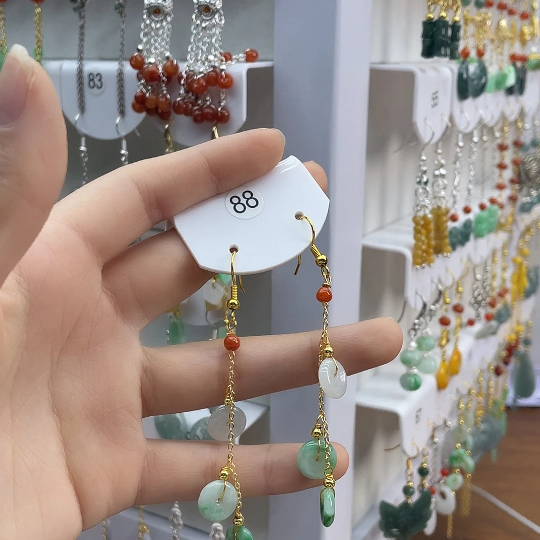 翡翠未镶嵌耳饰一物一图，以实物为准