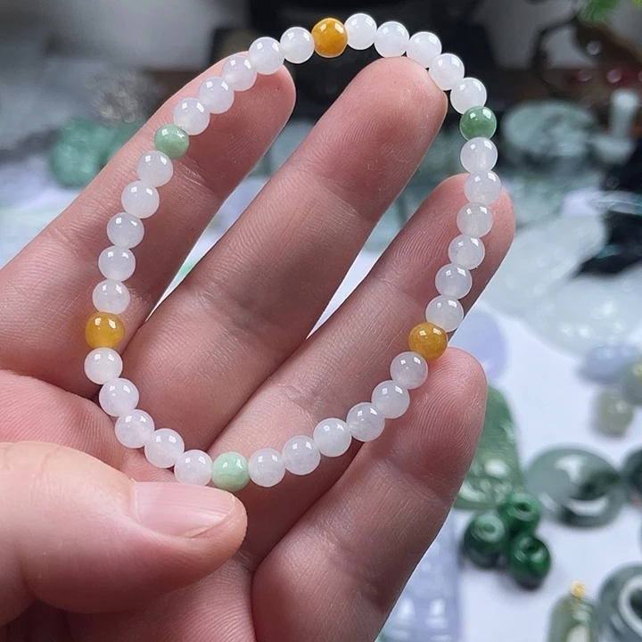 凉***戏翡翠未镶嵌颈饰手串