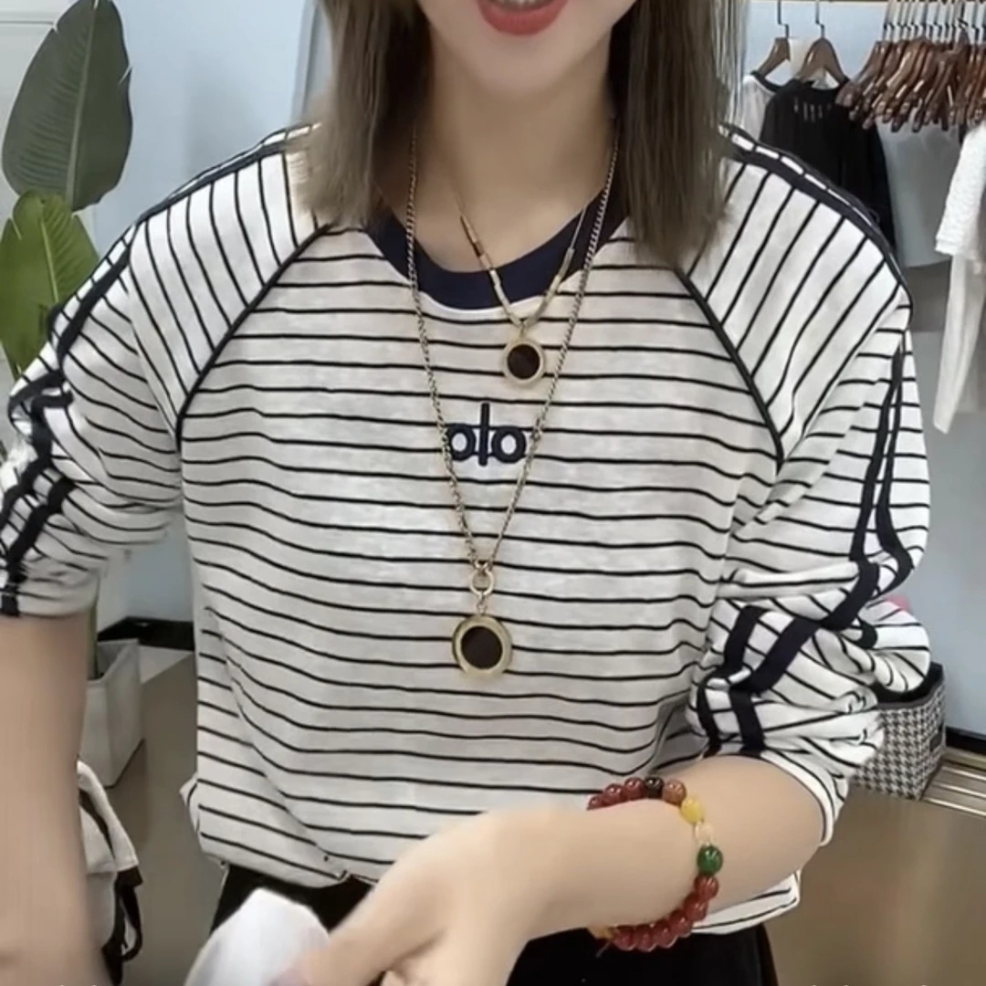 常规款拼接长袖刺绣常规圆领T恤韩版打底衫设计感