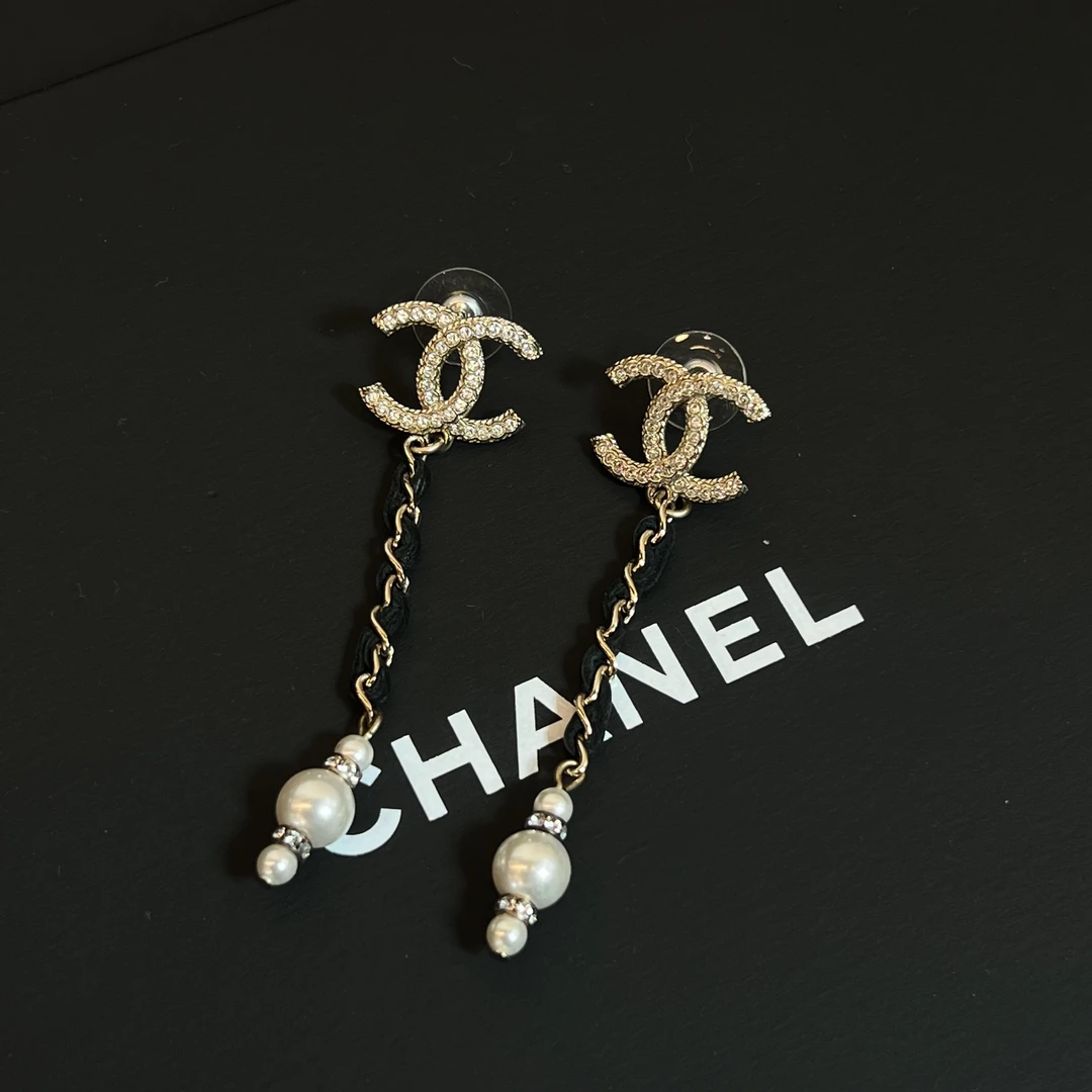 99新 Chanel/香奈儿 20k金色珍珠皮穿链长款耳钉