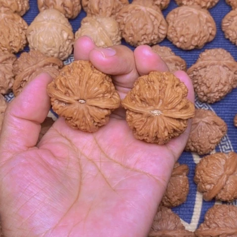 【闪购商品】文玩核桃吊坠6***谁粗筋43