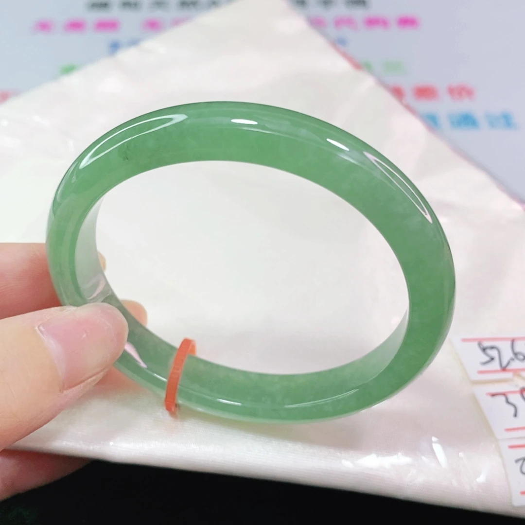 翡翠手镯未镶嵌52.6贵妃