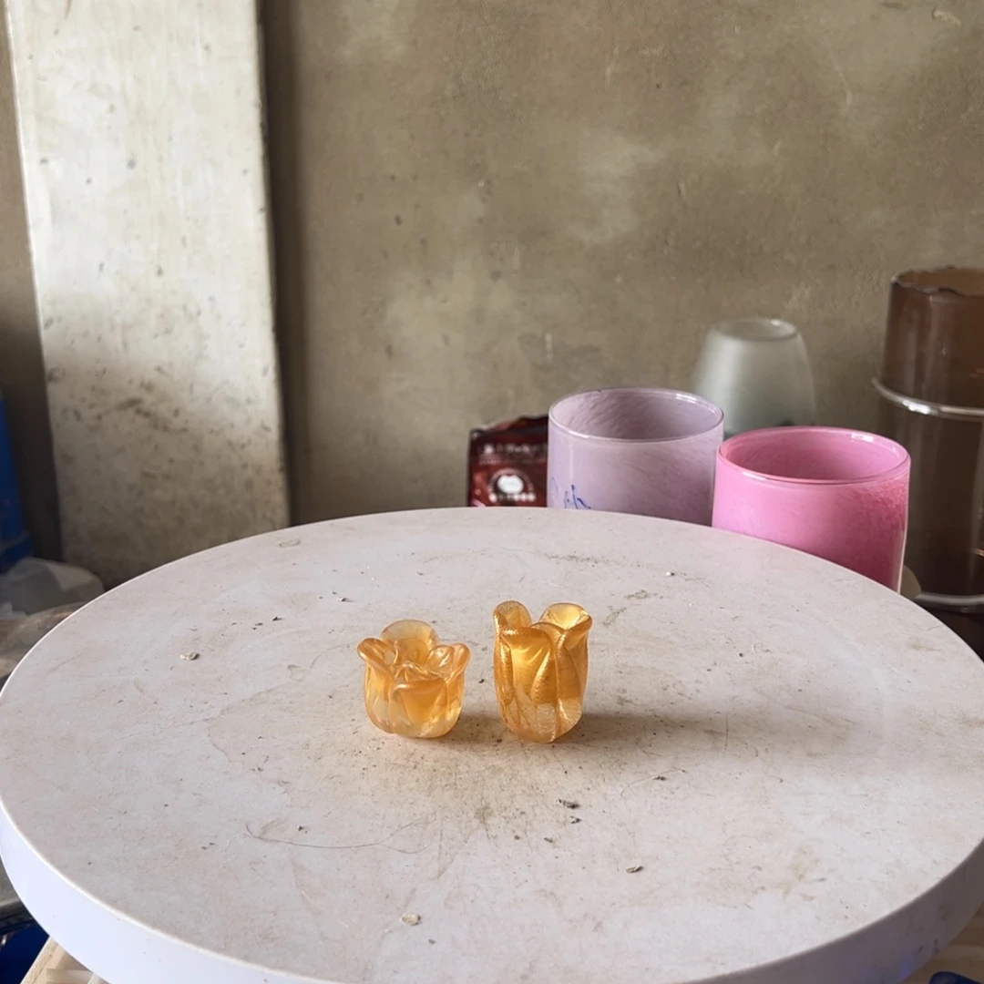 弘扬琉璃花器微瑕