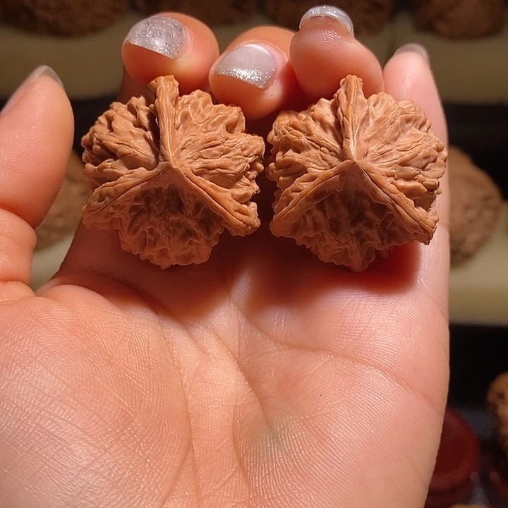 文玩核桃把件小***大三棱