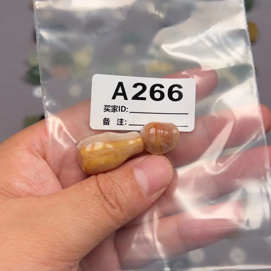 未镶嵌蛇纹石玉颈饰不*