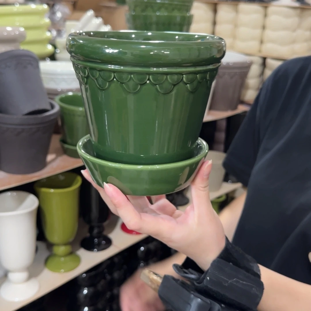 b3绿色带托花盆花盆花盆