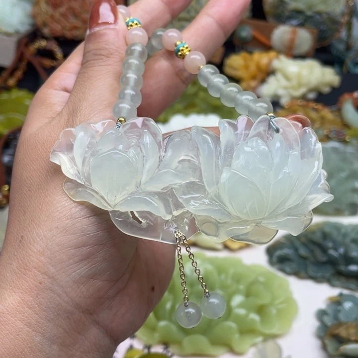 蛇纹石玉未镶嵌颈饰