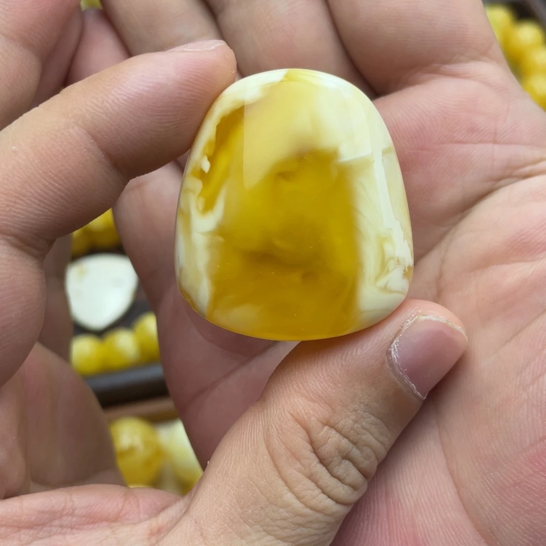 琥珀未镶嵌颈饰琥珀蜜蜡