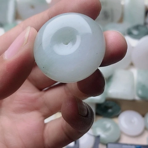 万***花石英质玉未镶嵌吊坠(赠链)