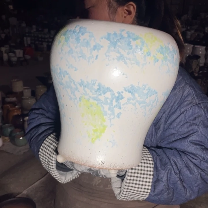 紫砂花盆口20高28瑕疵瑕疵