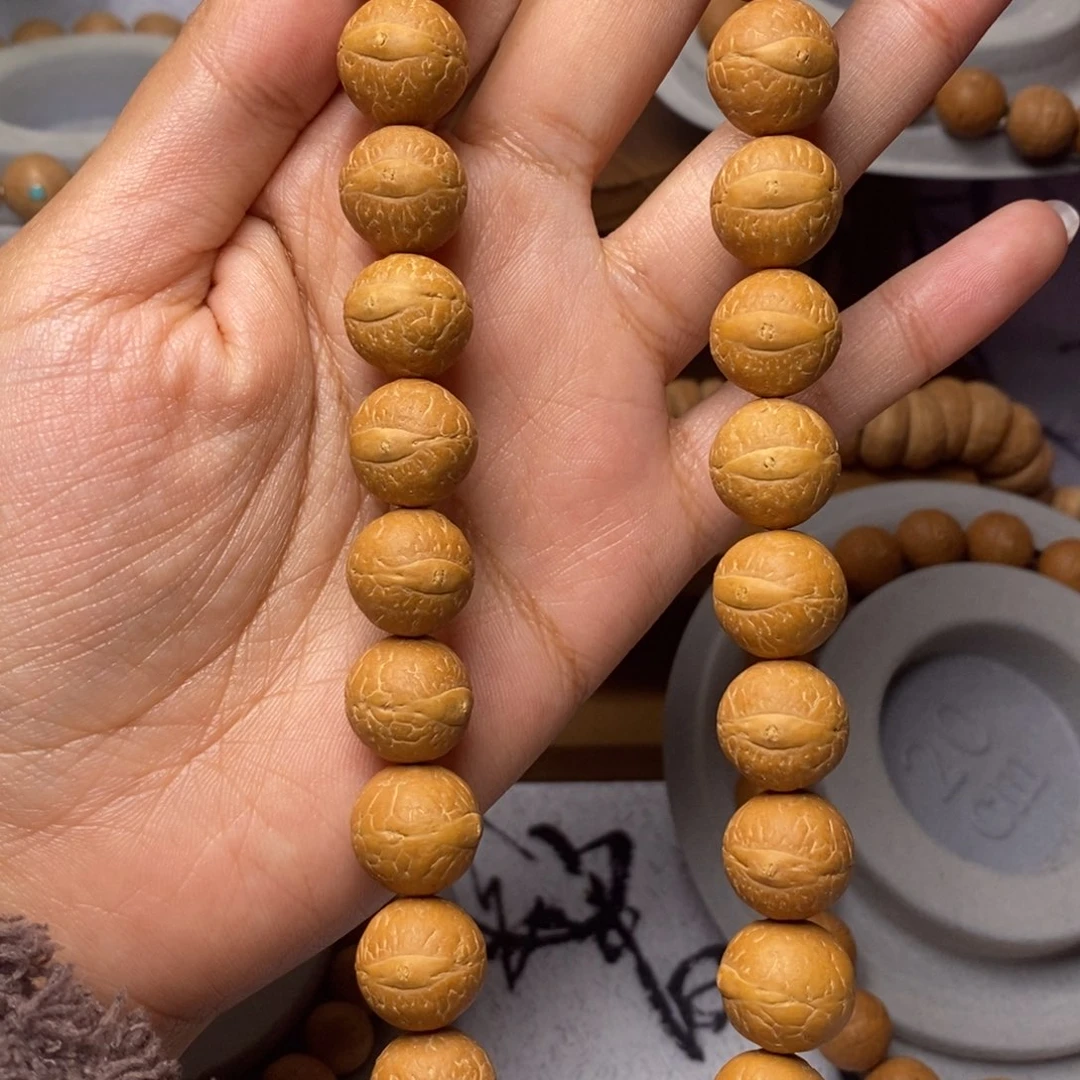 凤眼菩提吊坠手持