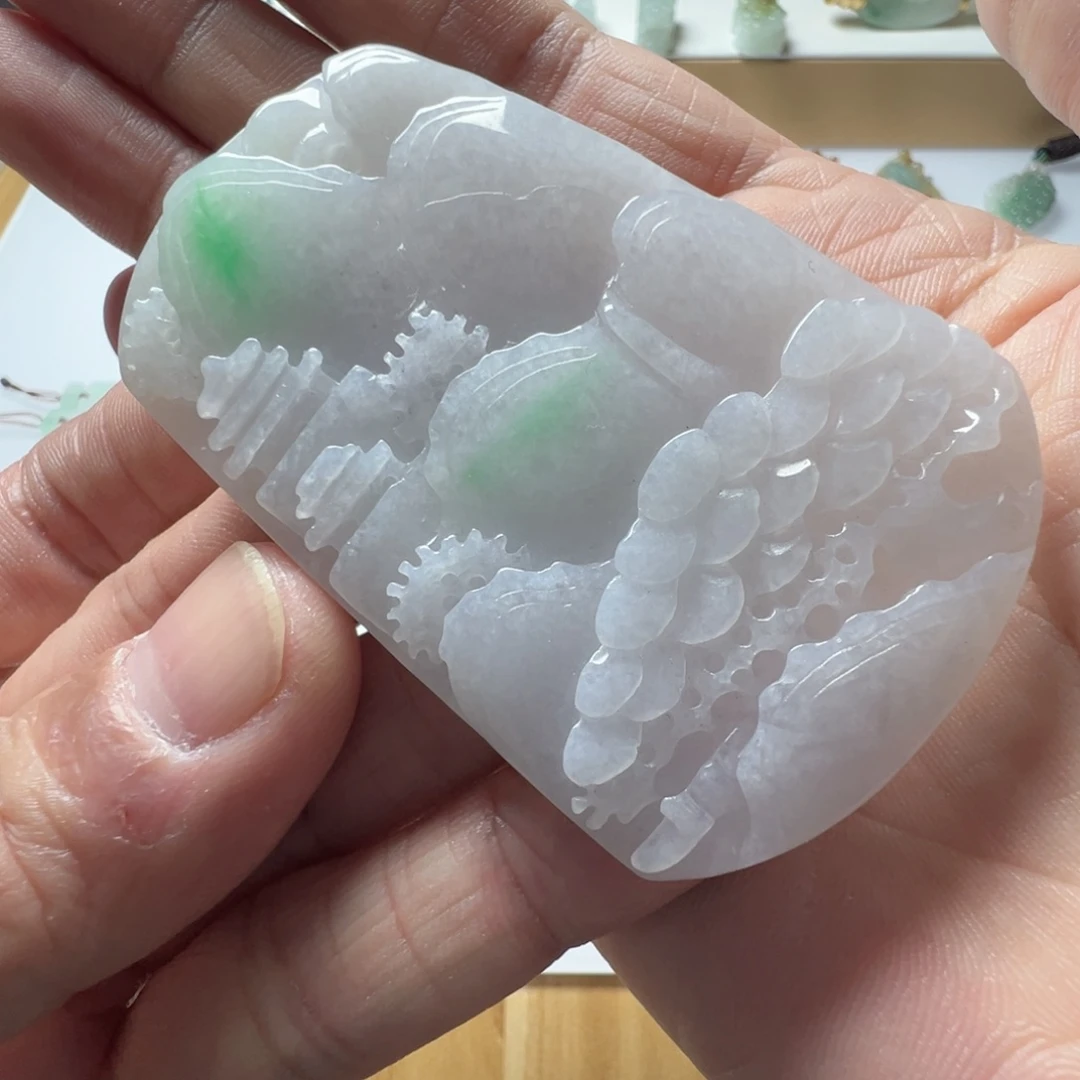 定制翡翠未镶嵌山水牌