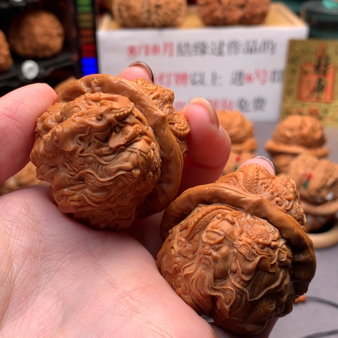 把件核桃御龙关公