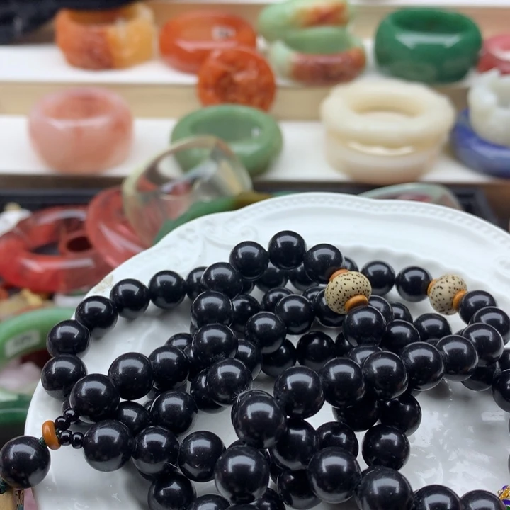 I***子石英岩玉未镶嵌13468975444