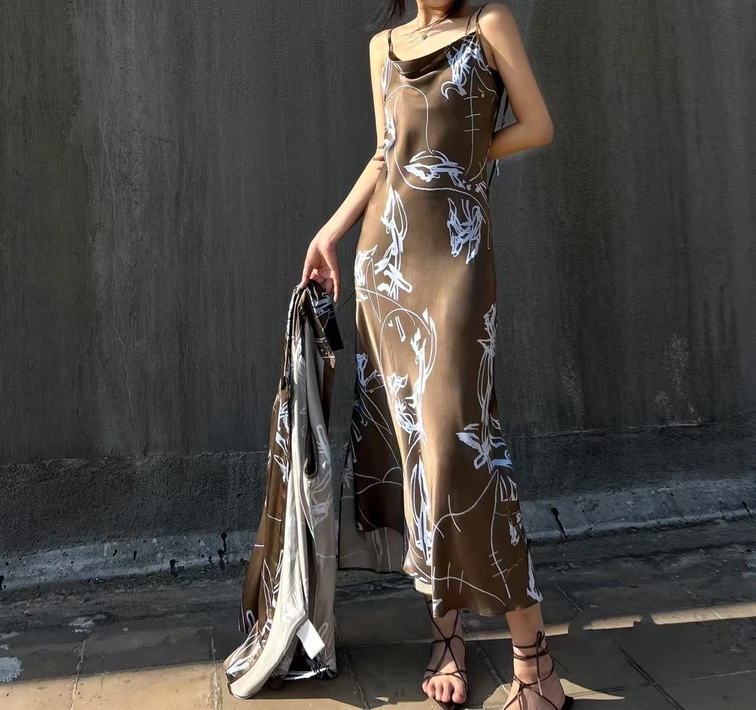 一着章海燕2025桑蚕丝缎面单件吊带裙YZ5SS025