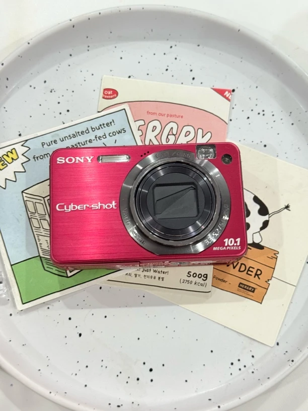 9新 Sony/索尼 DSC-W170（价格包括短棒内存卡和读卡器）