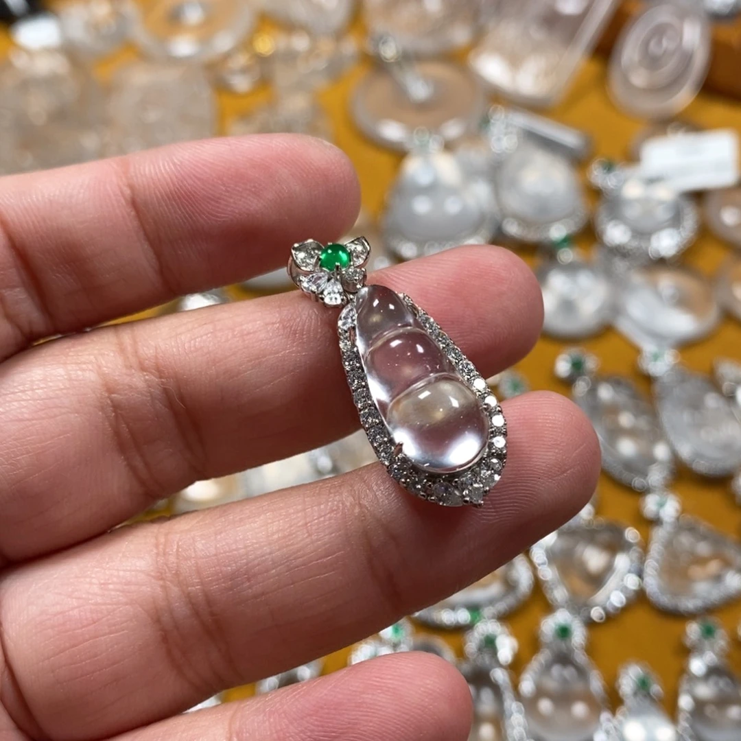 石英质玉银S925镶嵌颈饰福豆