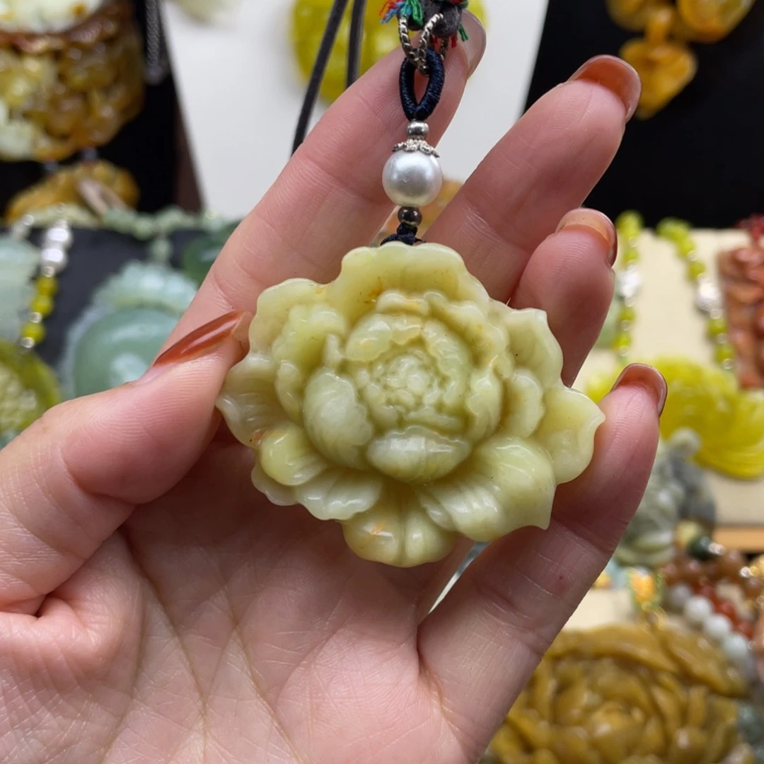 未镶嵌蛇纹石玉颈饰