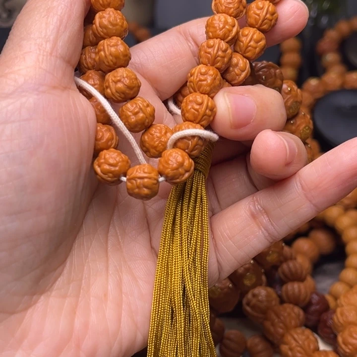 吊坠猴头核桃1.0小金蟾108脖挂，底珠用金镶，黄流苏