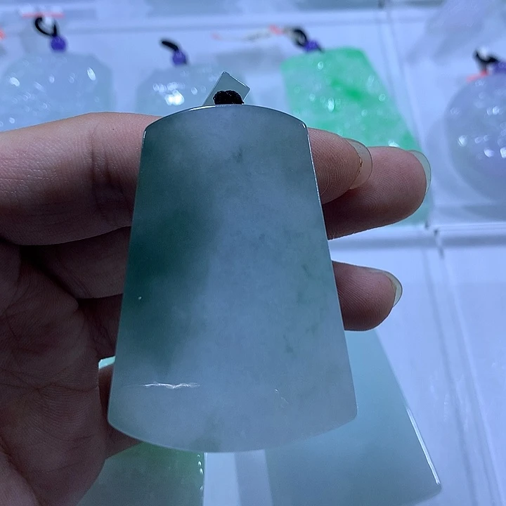 翡翠未镶嵌颈饰天然翡翠A货吊坠